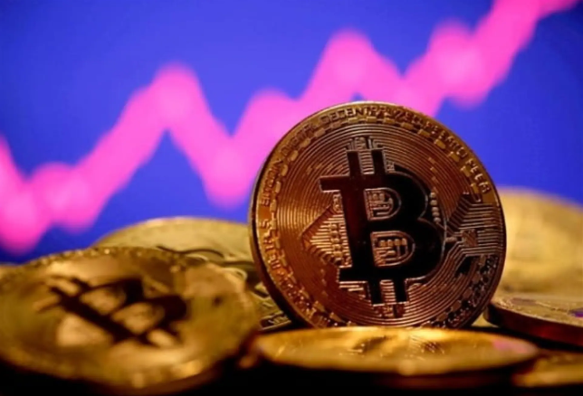 比特币 (BTC) 暂时放弃了111，000美元大关